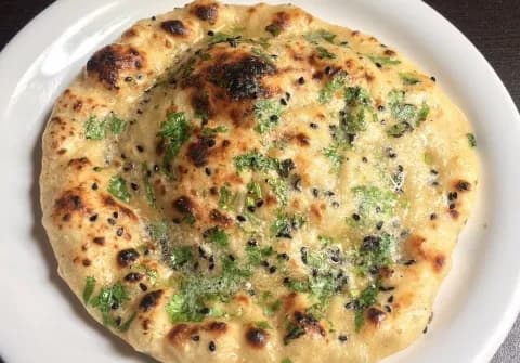 Gobi Aloo Kulcha (1 Gobi-Aloo Masala Stuffed Kulcha with Choley) - Bhai Kulwant Singh Kulchian Wale, Amritsar