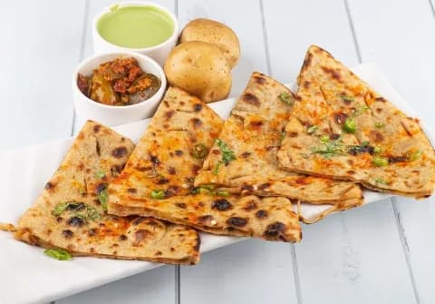 Paneer Wala Kulcha (1 Paneer Stuffed Kulcha with Choley) - Bhai Kulwant Singh Kulchian Wale, Amritsar