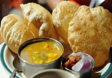 Puri Sabzi (2pcs) - Bajpayee Kachori Bhandar, Lucknow