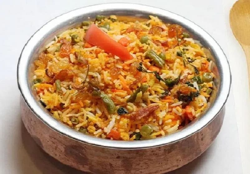 Veg Biryani- Family Pack (3-4 Persons) - Bawarchi, Hyderabad