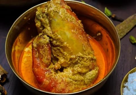 Chingri Machher Malai Curry (Golda 2pcs) - The Bhoj Company, Kolkata