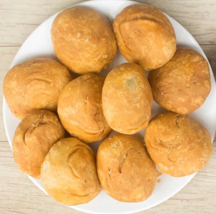 Pyaz Kachori with Kadhi (Pack of 6) - Samrat Restaurant, Jaipur