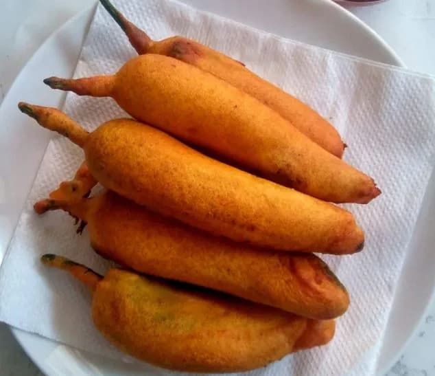 Mirchi Vada with Kadhi - Pack of 4 - Samrat Restaurant, Jaipur