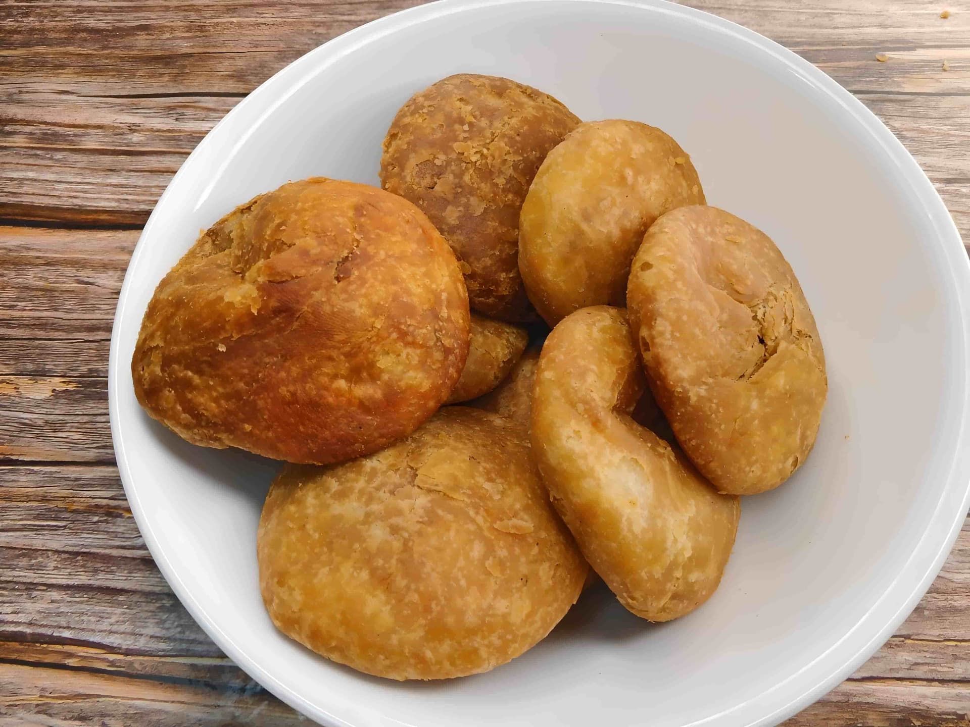 Hing Dal Kachori (Pack of 6)- Radhe Kachori Wala, Jaipur