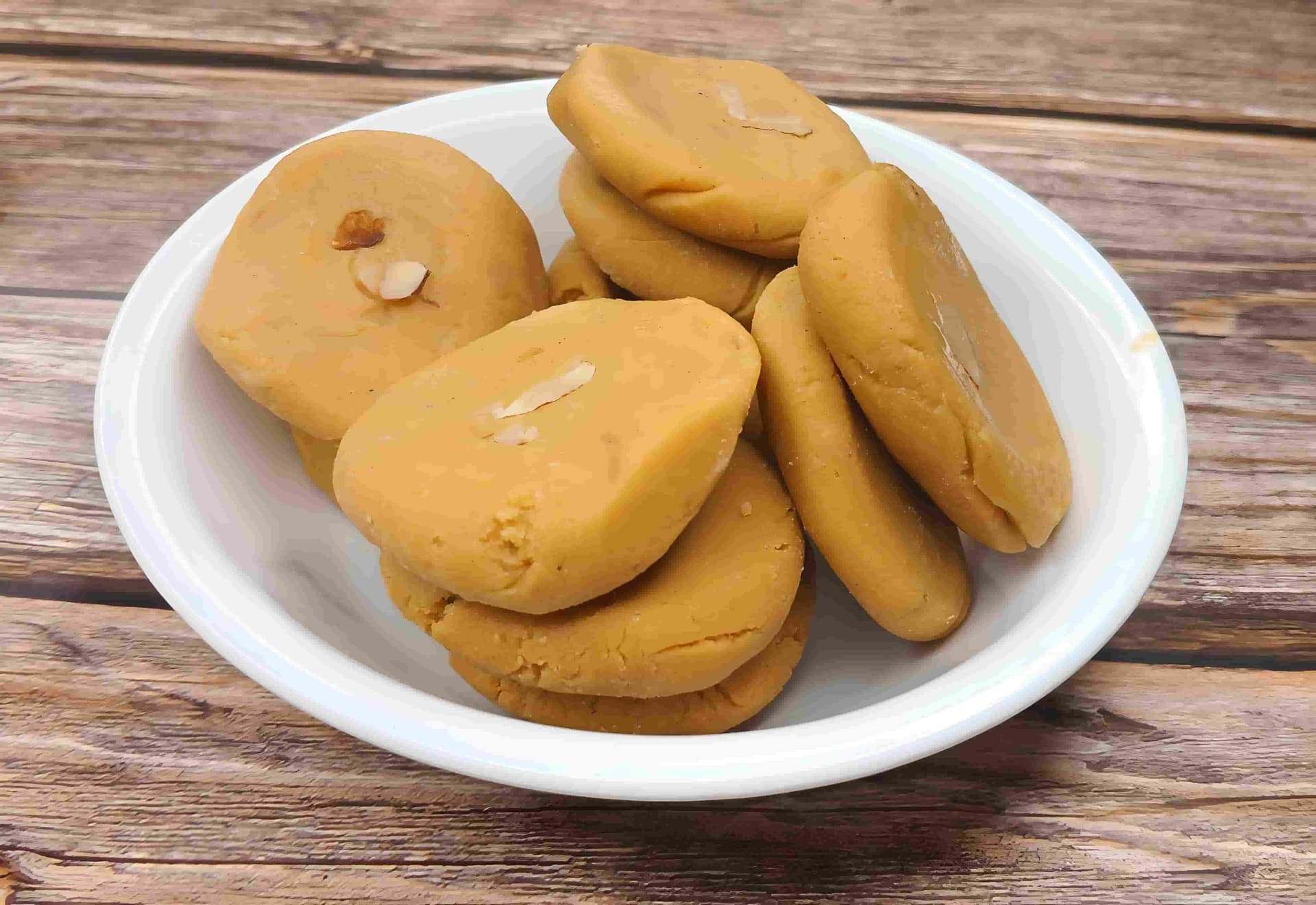 Peda (1/2 Kg, 18-19 pieces) - Shree Kamal Sah & Sons, Deogarh