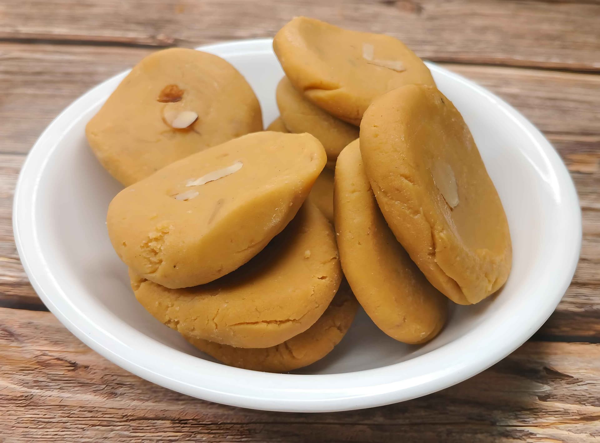 Peda( 1kg; 38-39 pieces) - Shree Kamal Sah & Sons, Deogarh